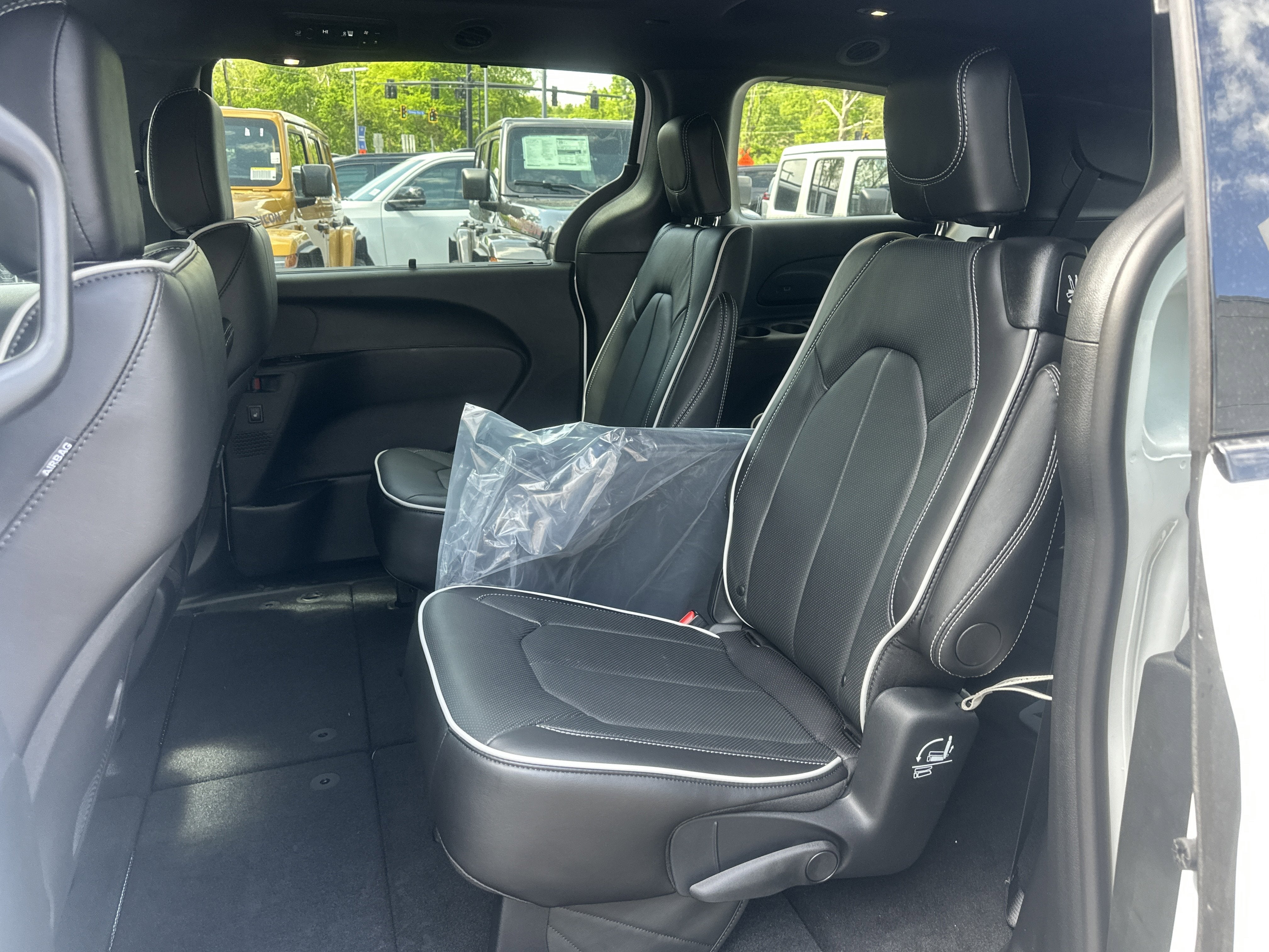 2027 Chrysler Pacifica Limited