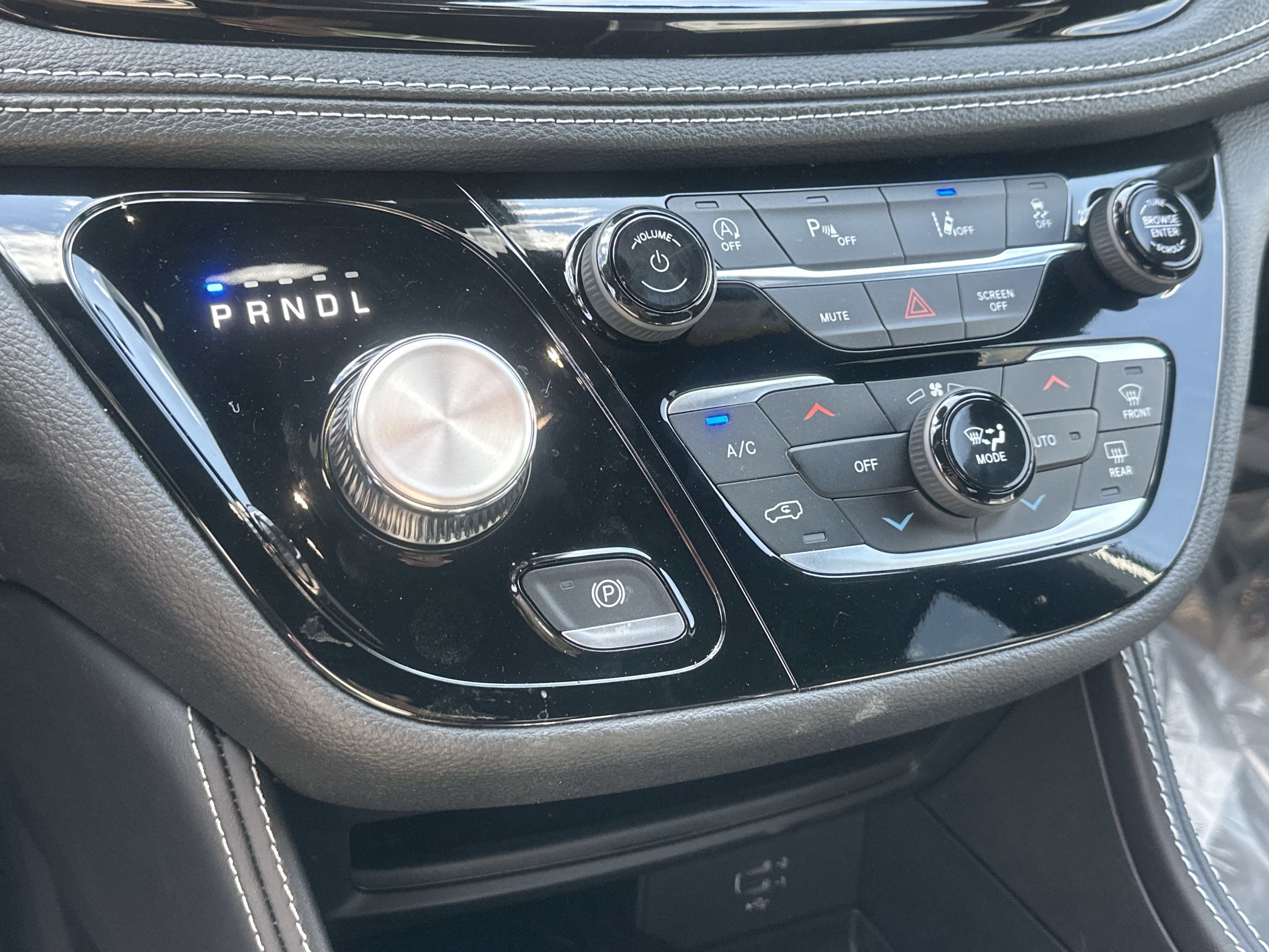 2027 Chrysler Pacifica Limited