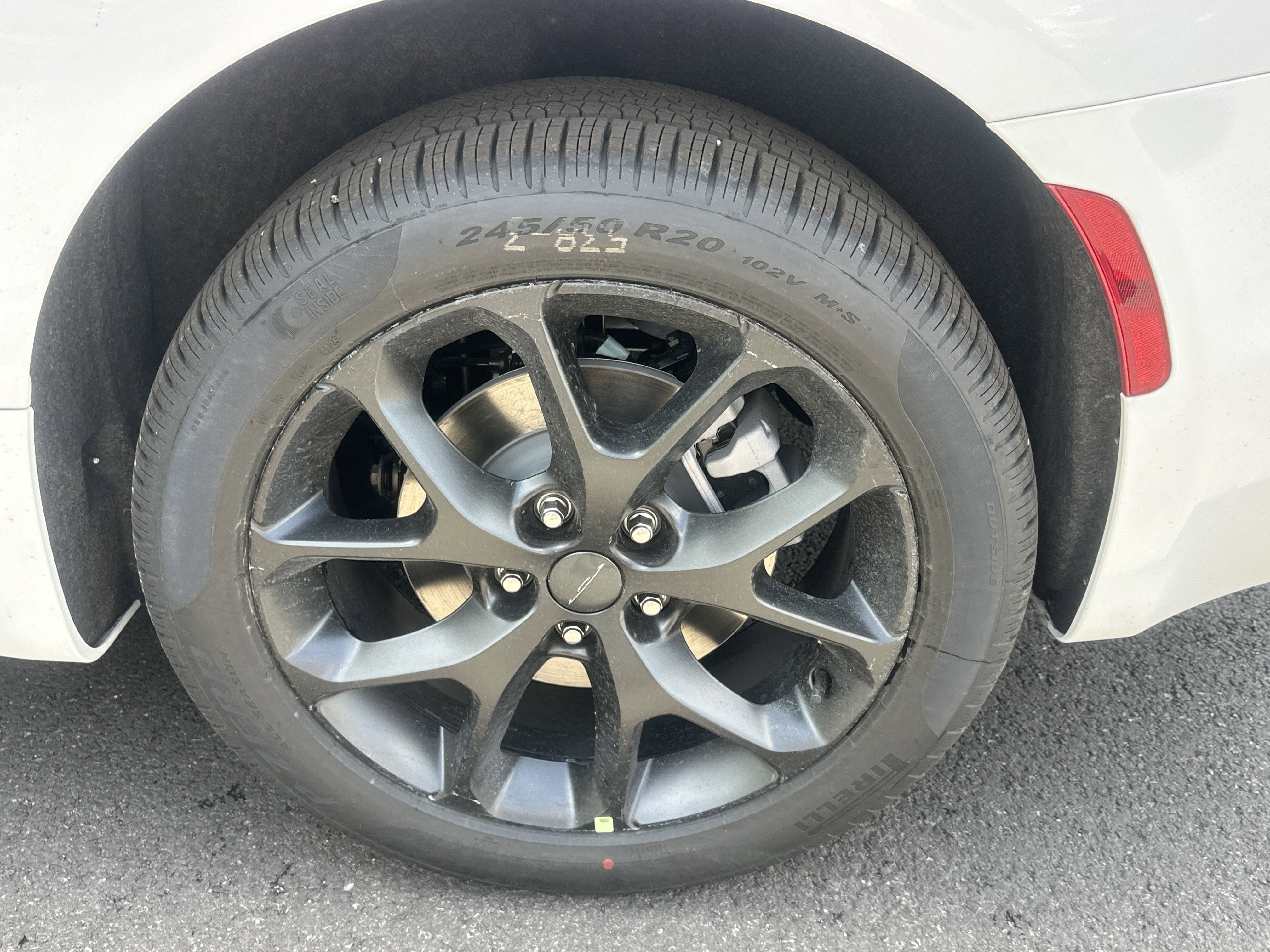 2027 Chrysler Pacifica Limited