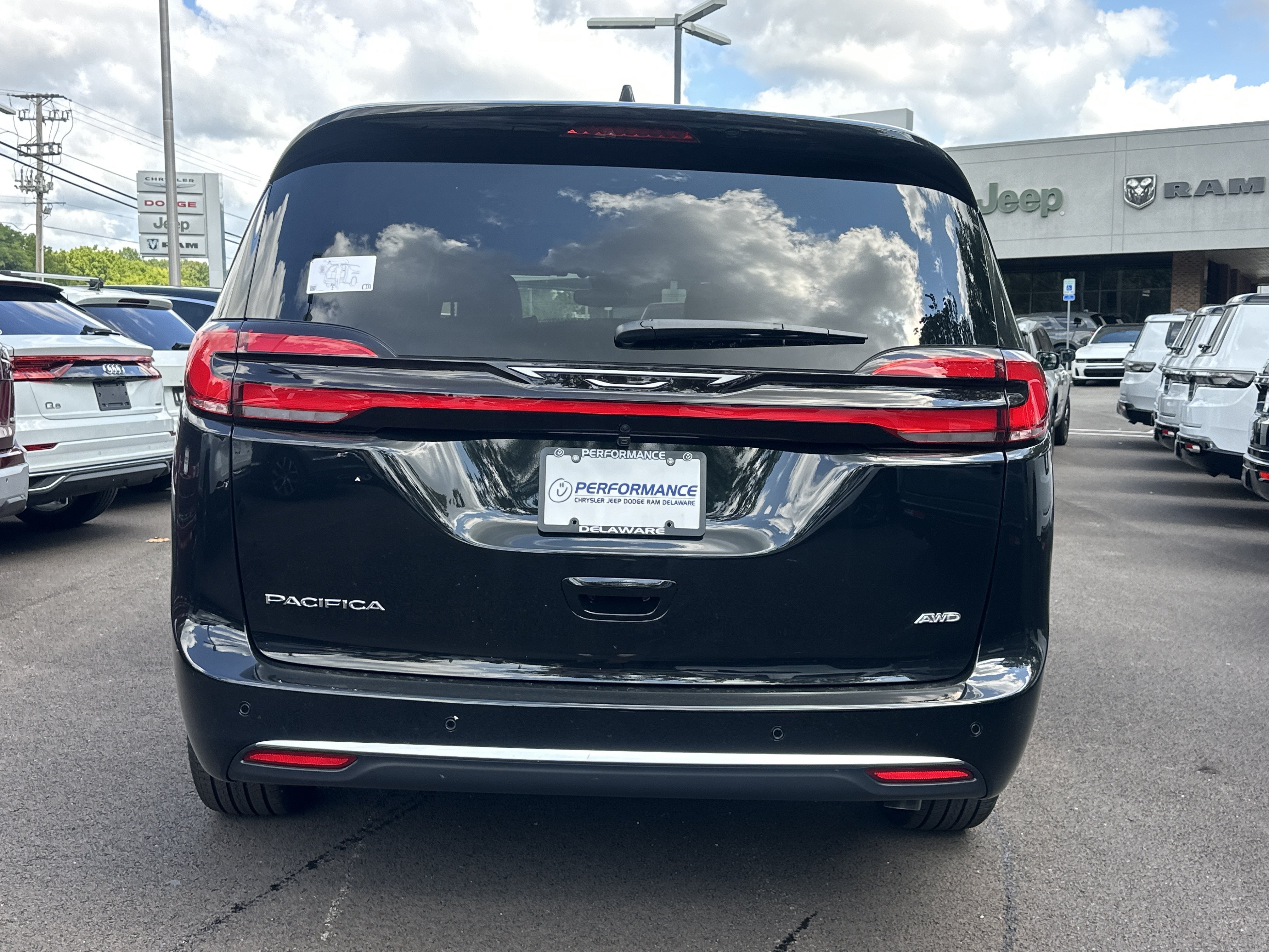 2027 Chrysler Pacifica Pinnacle