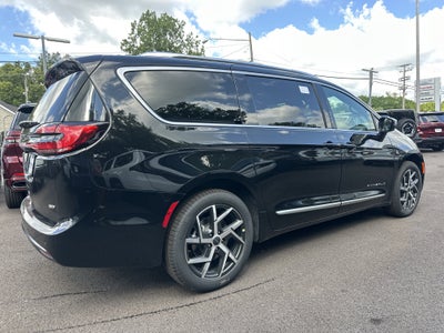 2027 Chrysler Pacifica Pinnacle