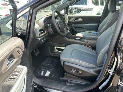 2027 Chrysler Pacifica Pinnacle