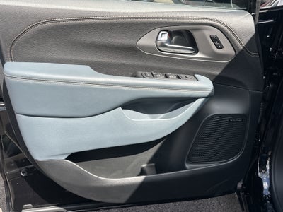2027 Chrysler Pacifica Pinnacle