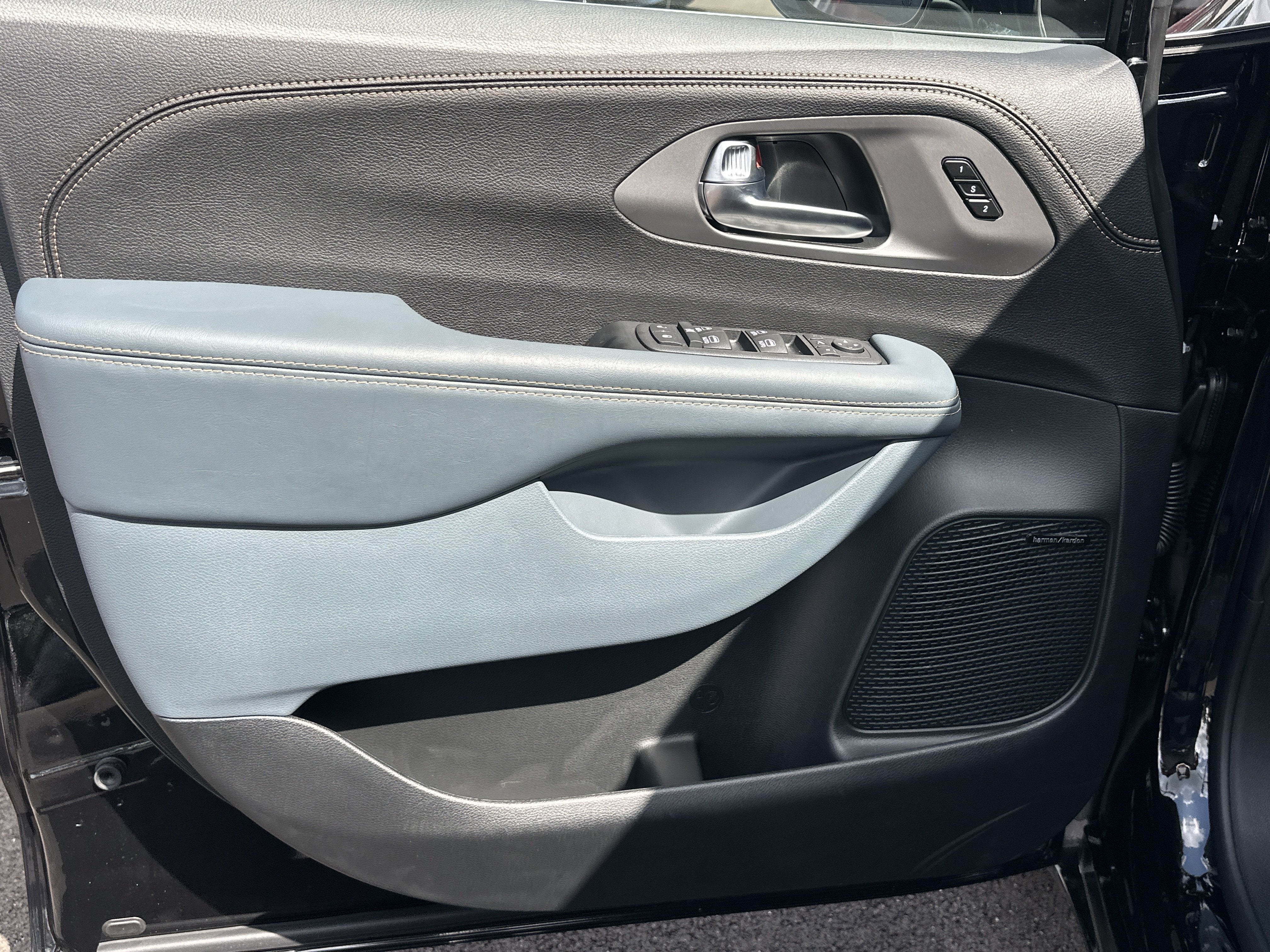 2027 Chrysler Pacifica Pinnacle