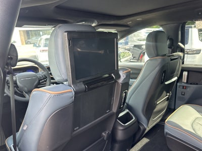 2027 Chrysler Pacifica Pinnacle