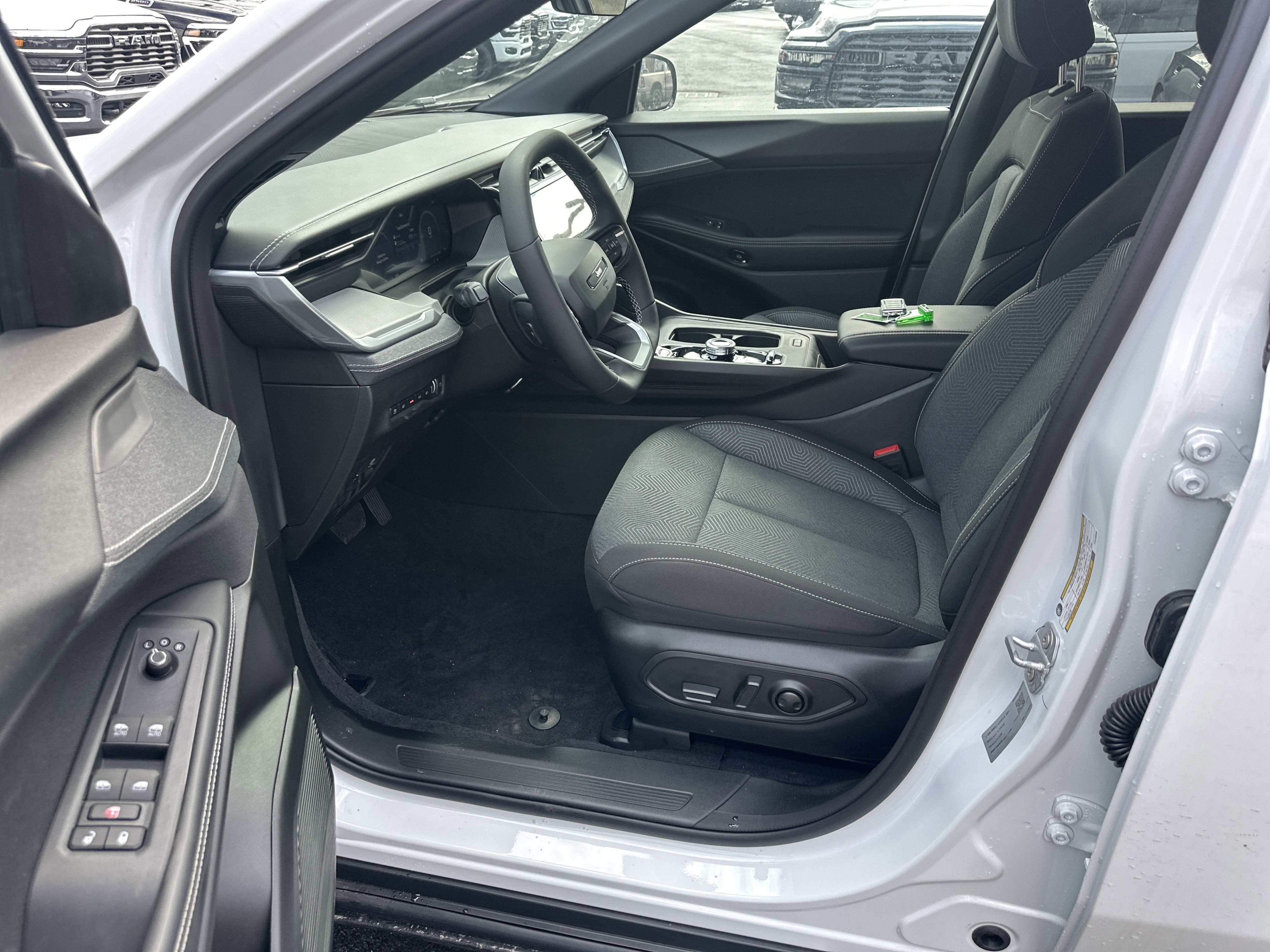 2026 Jeep Cherokee Laredo