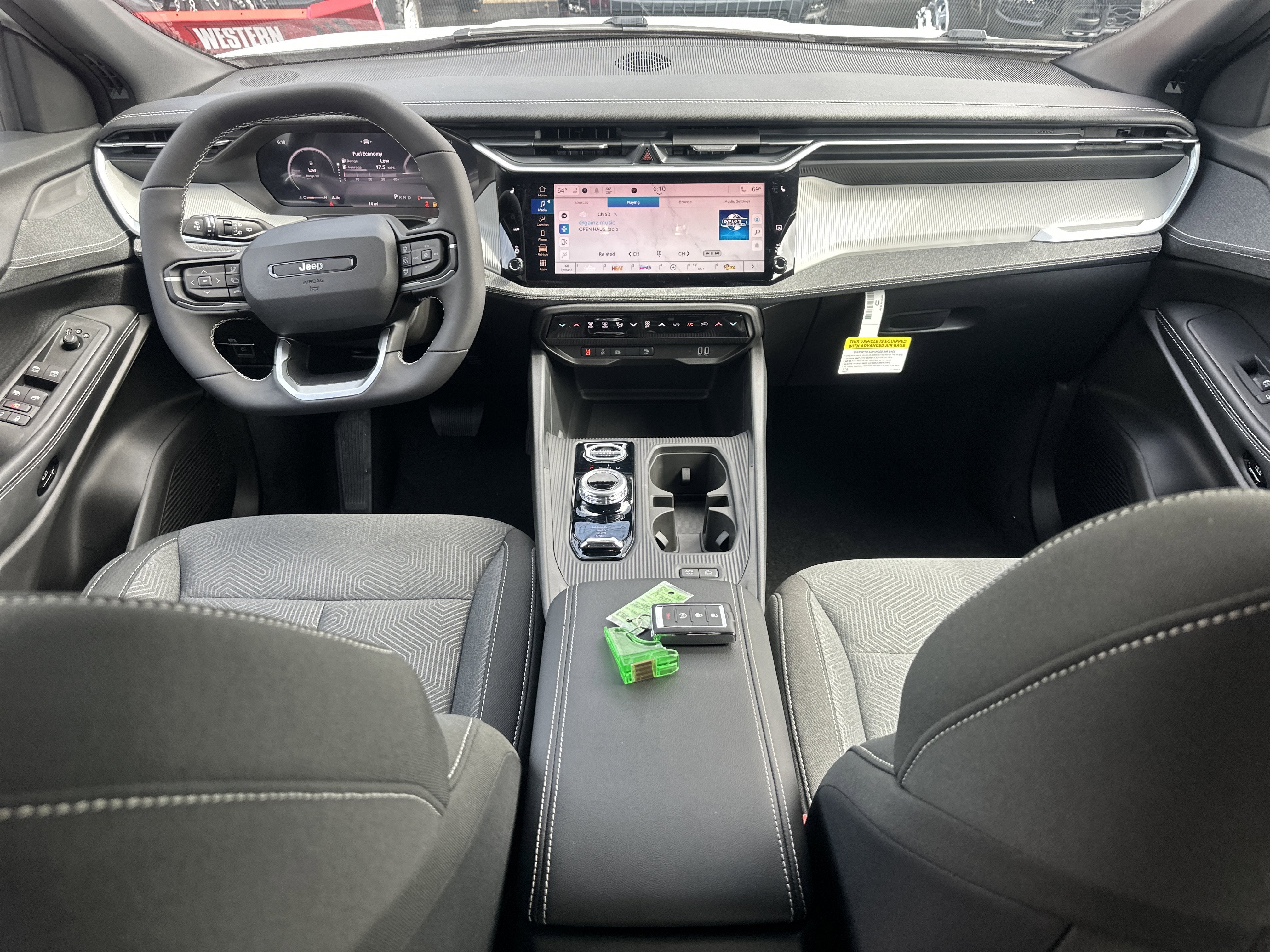 2026 Jeep Cherokee Laredo