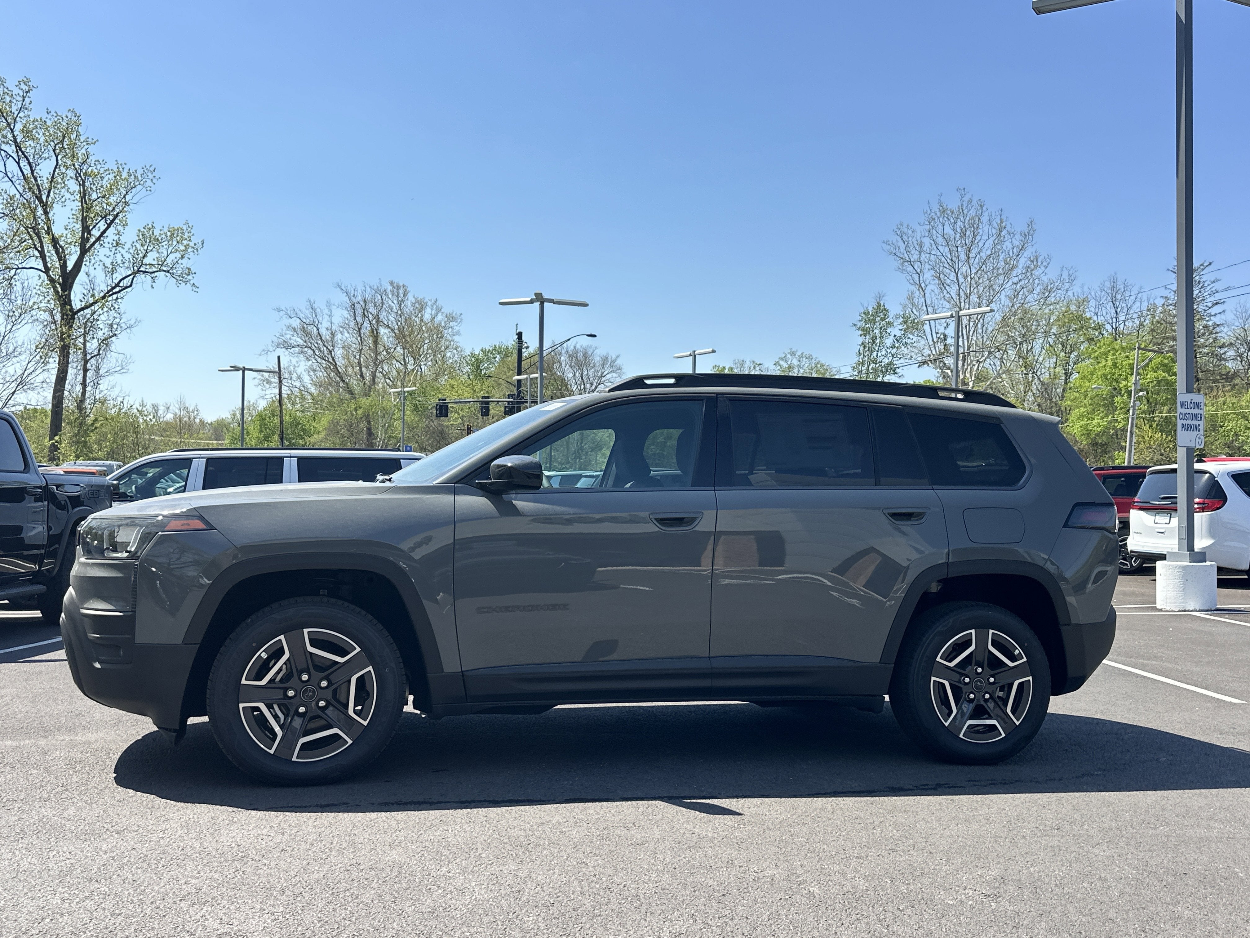 2026 Jeep Cherokee Laredo