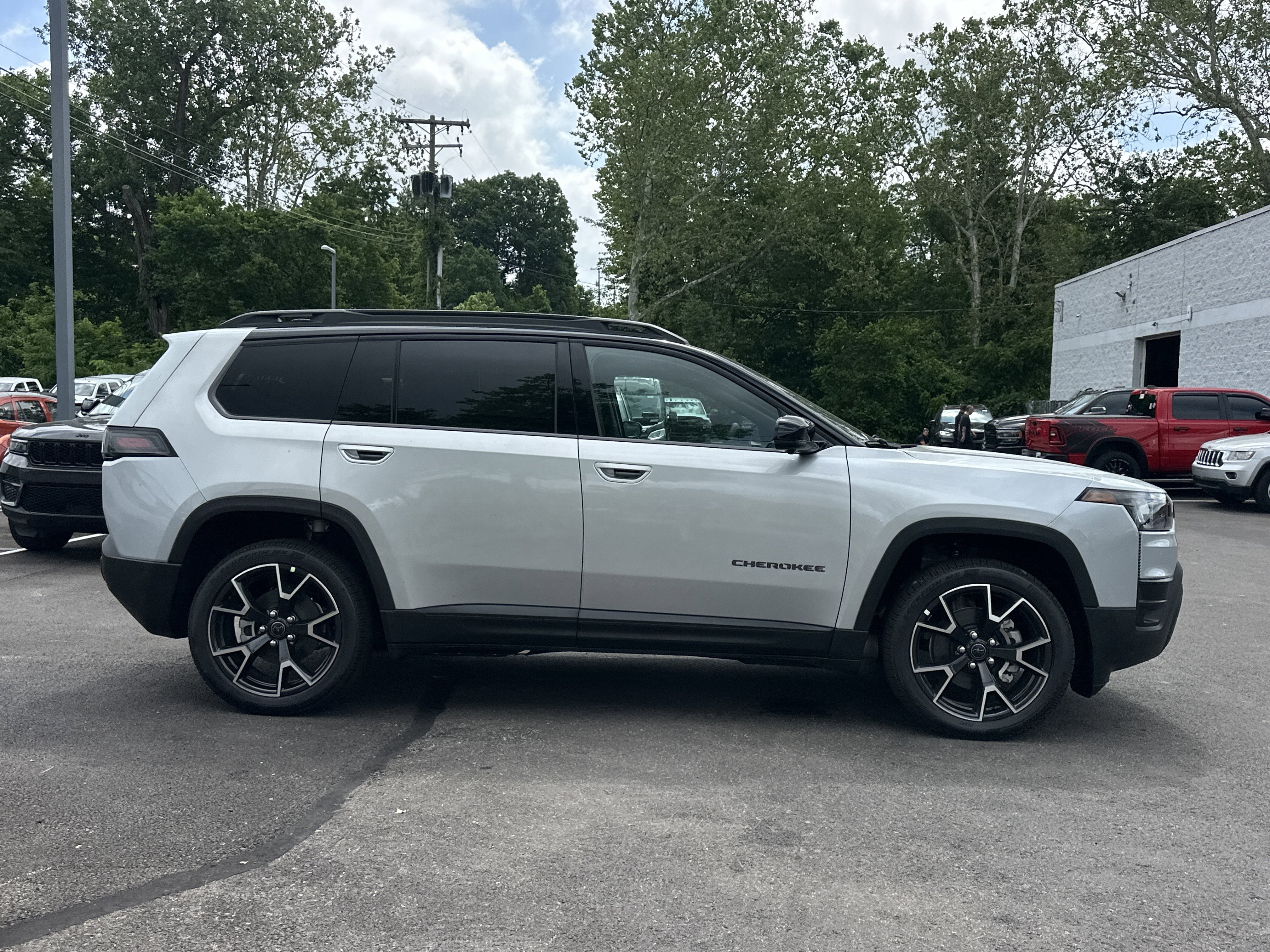 2026 Jeep Cherokee Overland