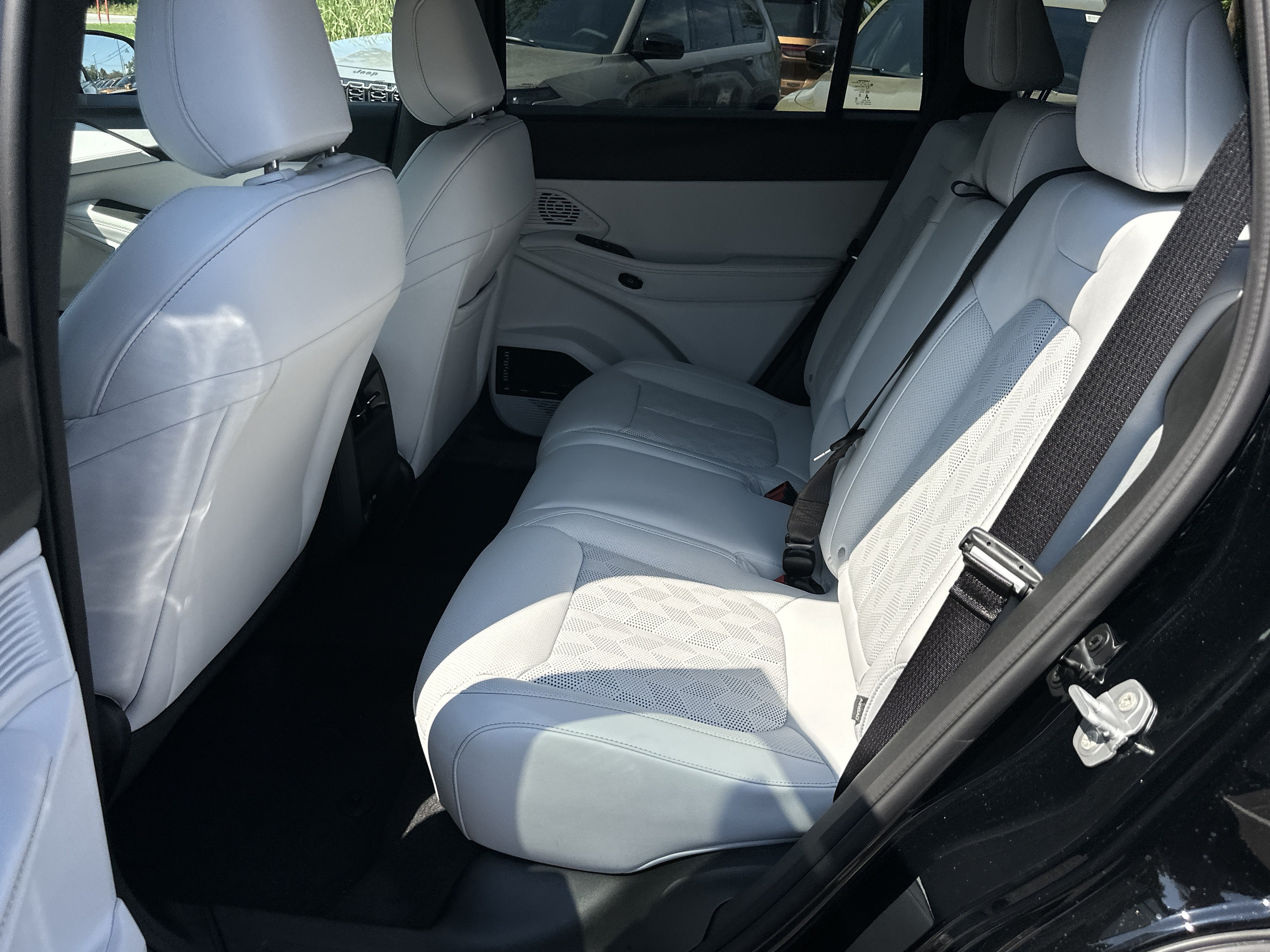 2026 Jeep Cherokee Overland