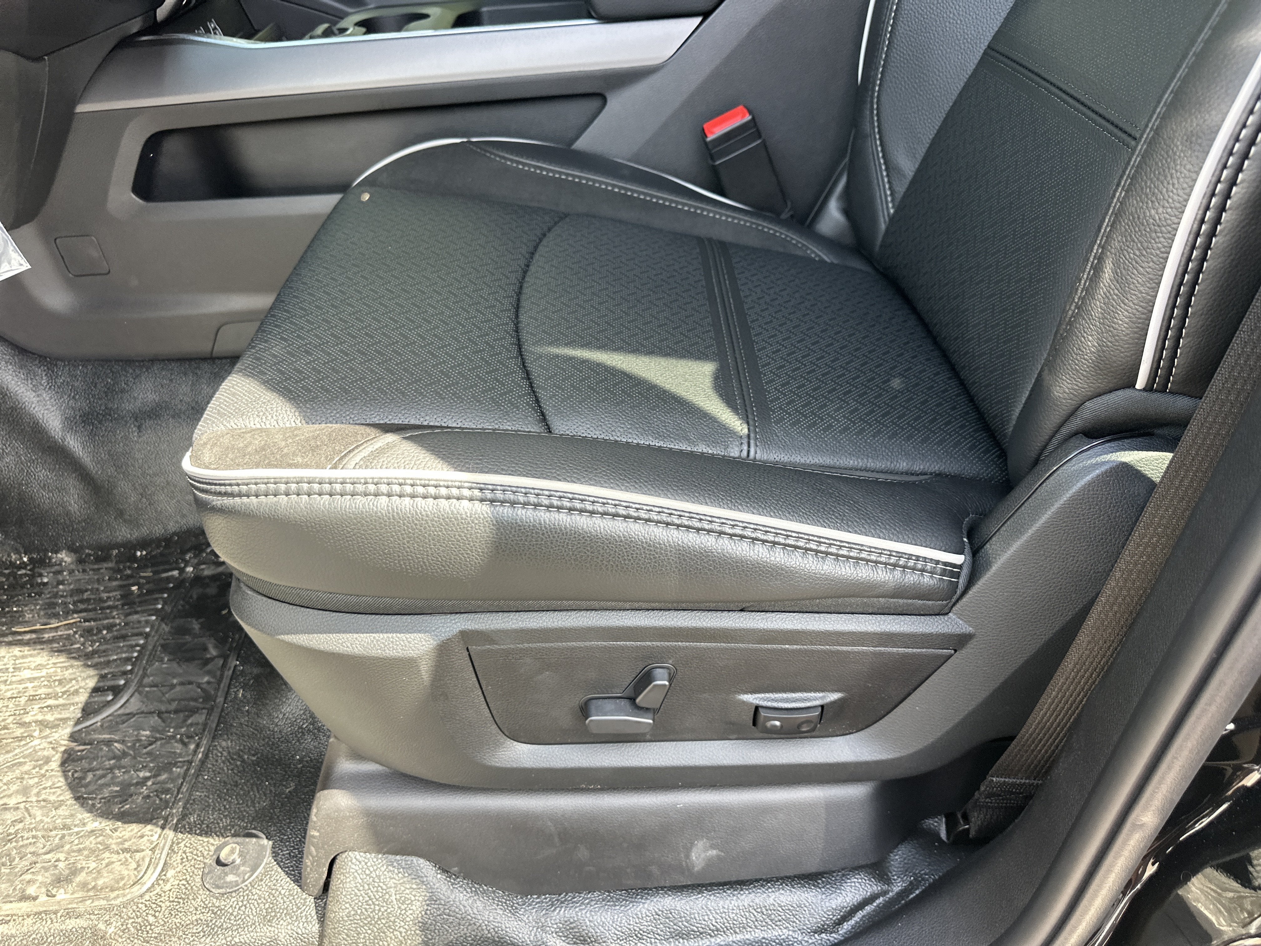 2027 RAM 5500 Chassis Cab Laramie
