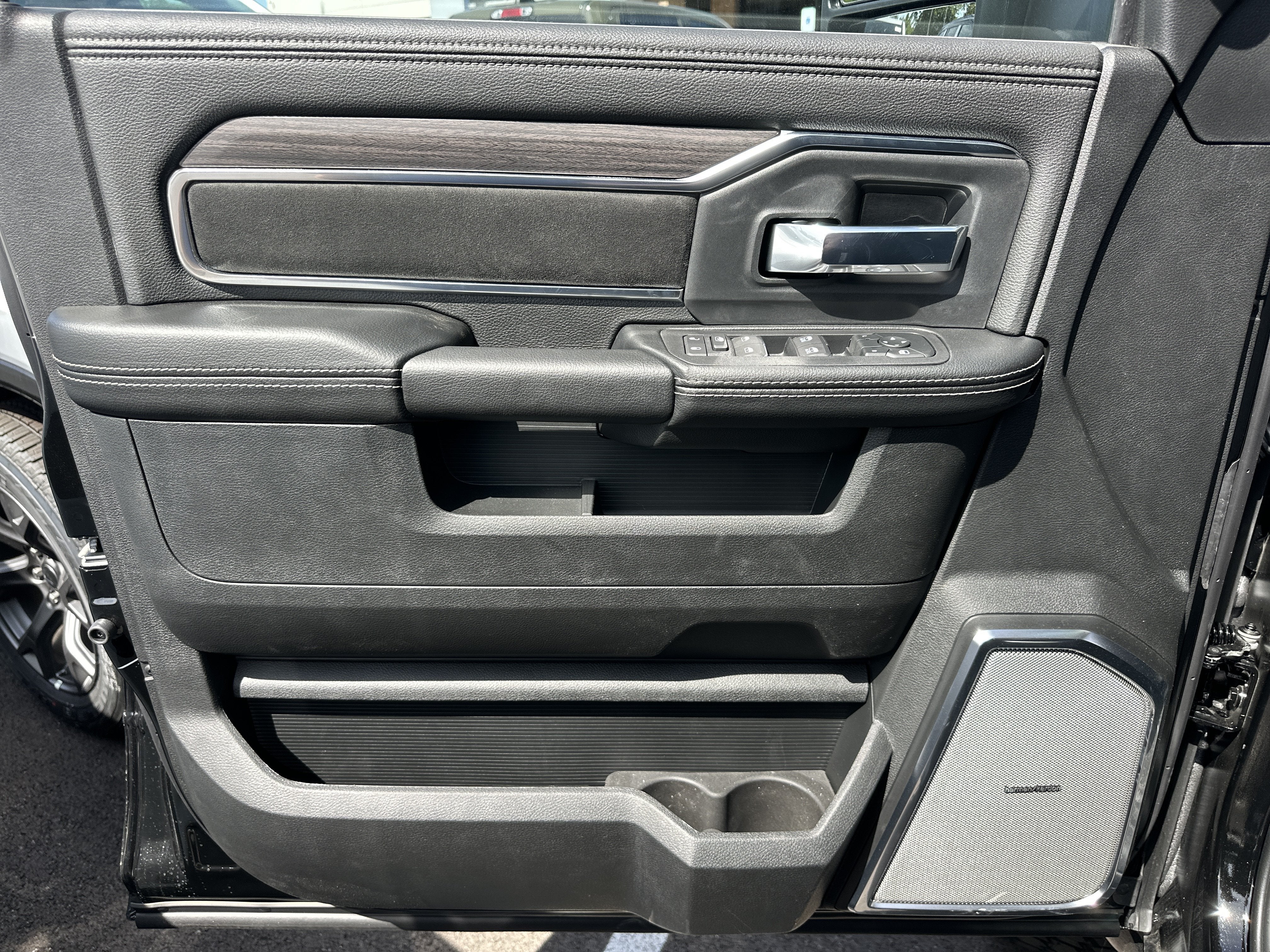 2027 RAM 5500 Chassis Cab Laramie