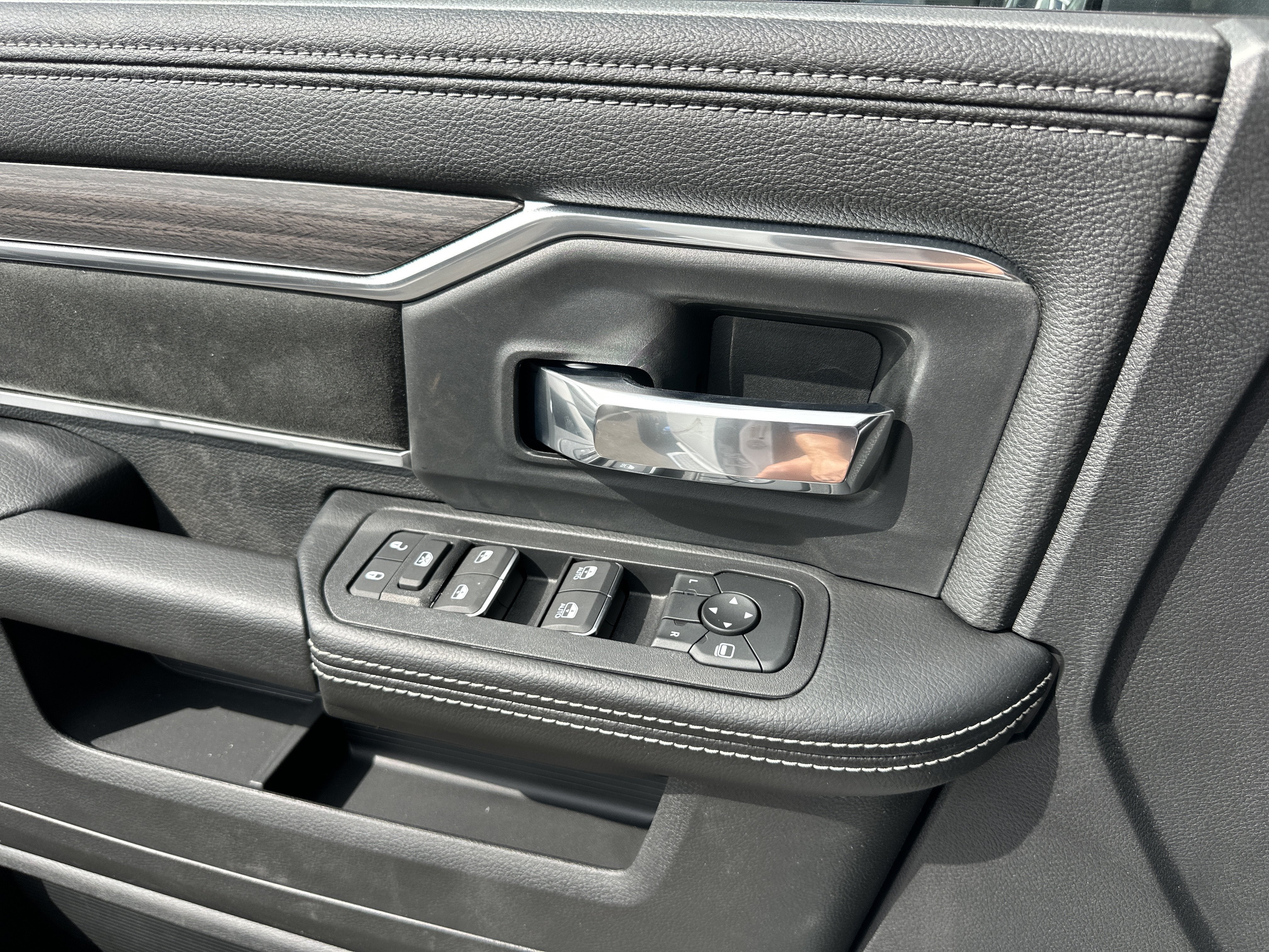 2027 RAM 5500 Chassis Cab Laramie