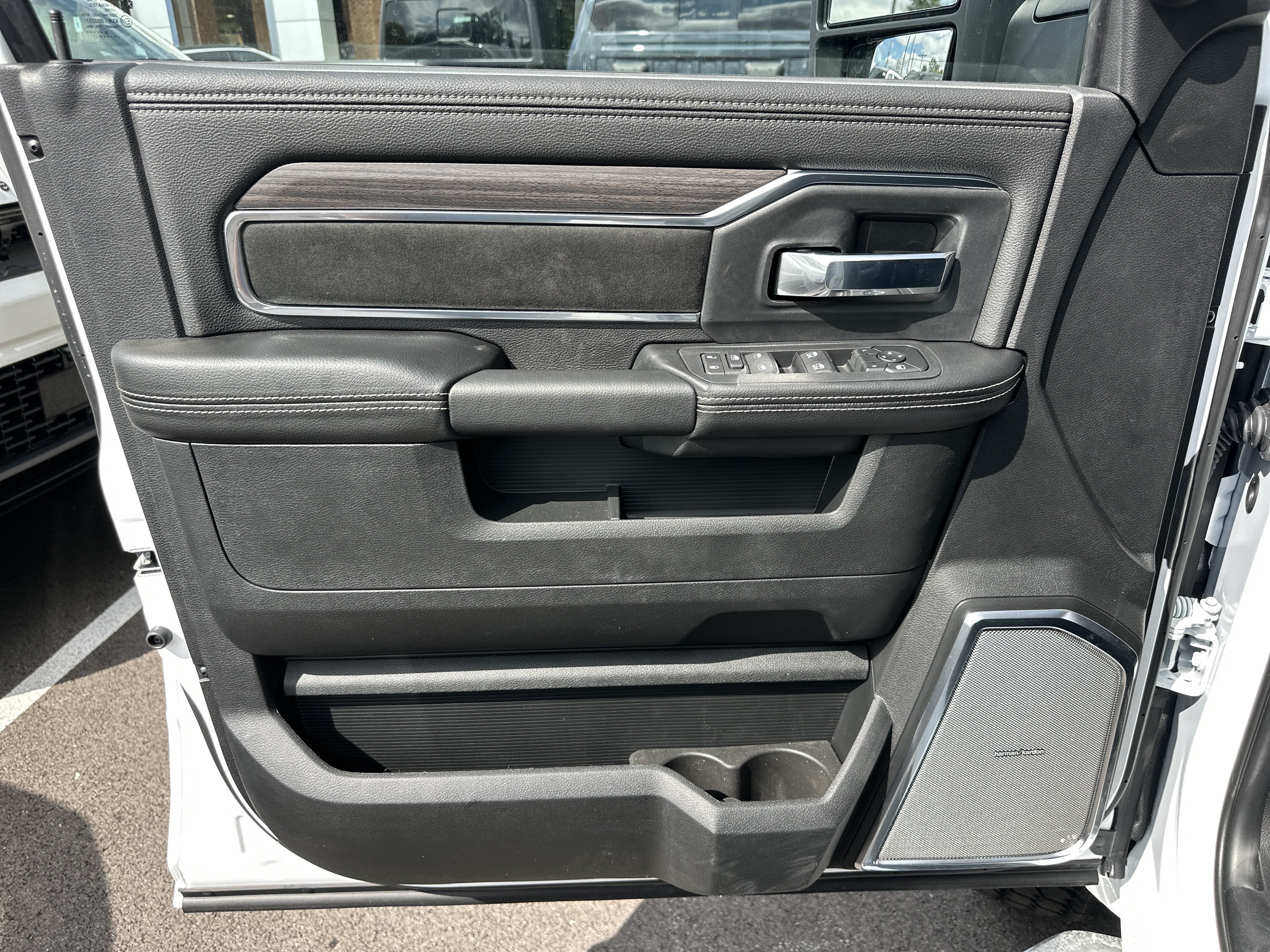 2027 RAM 5500 Chassis Cab Laramie