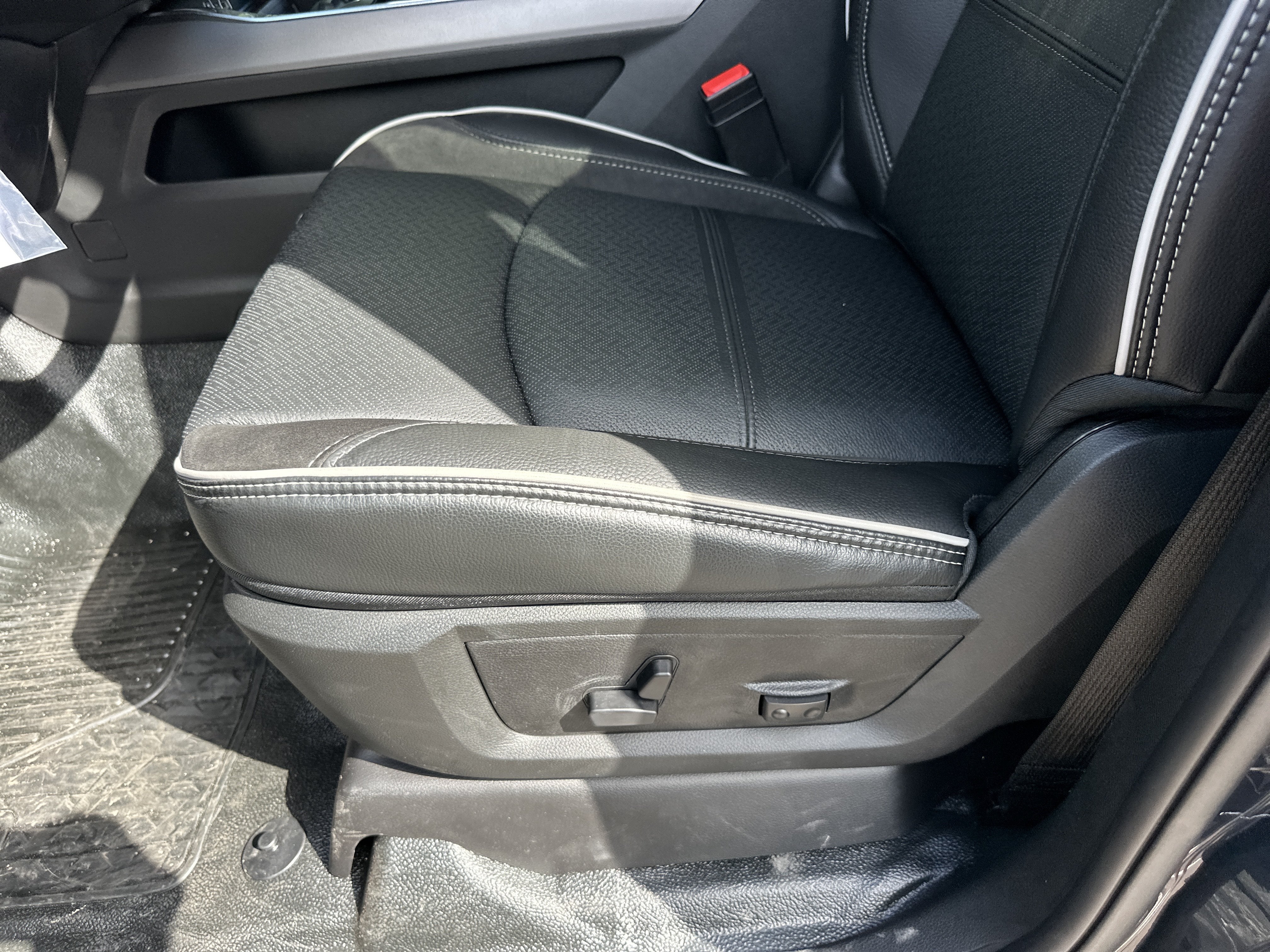 2027 RAM 5500 Chassis Cab Laramie