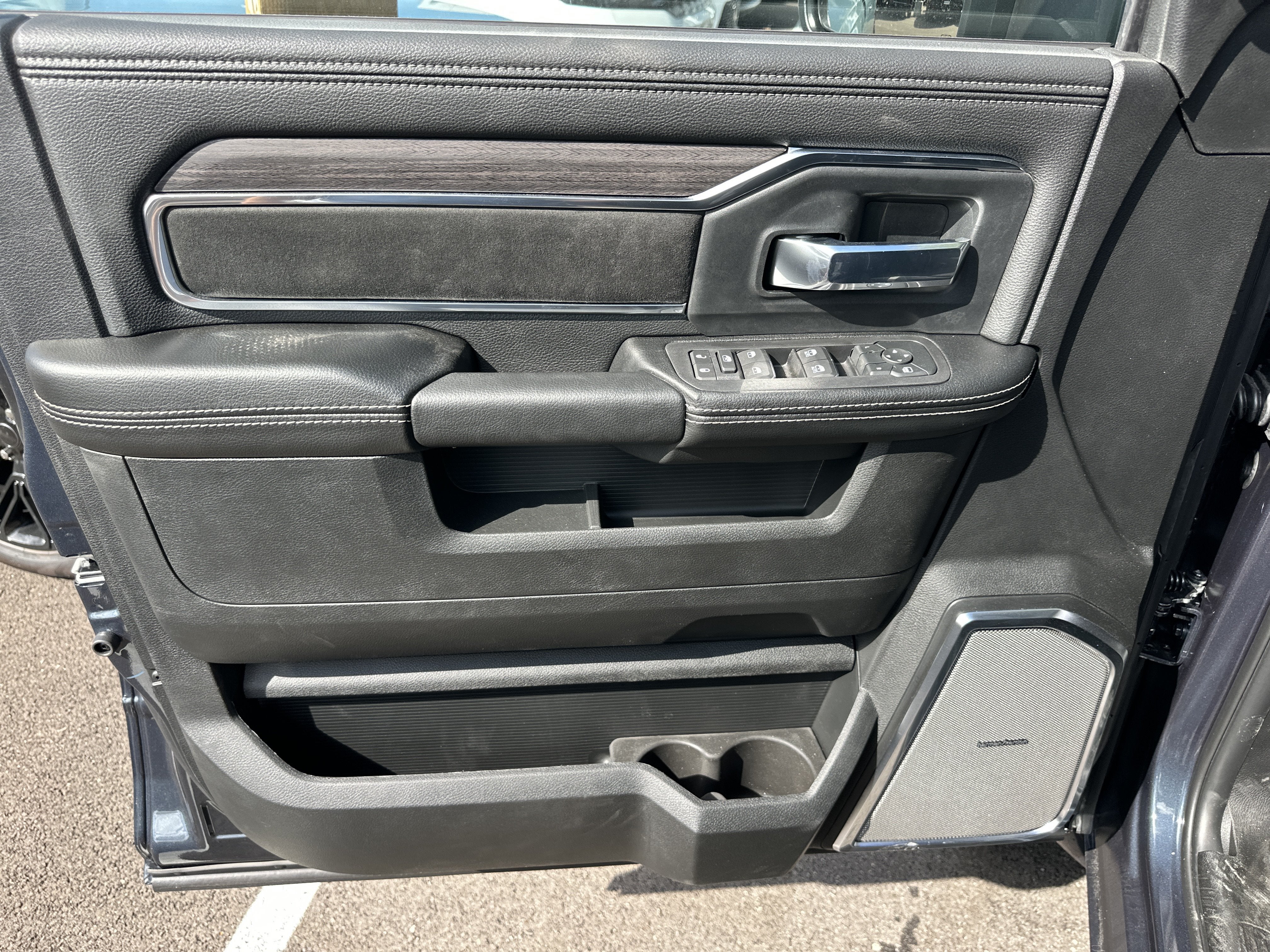 2027 RAM 5500 Chassis Cab Laramie