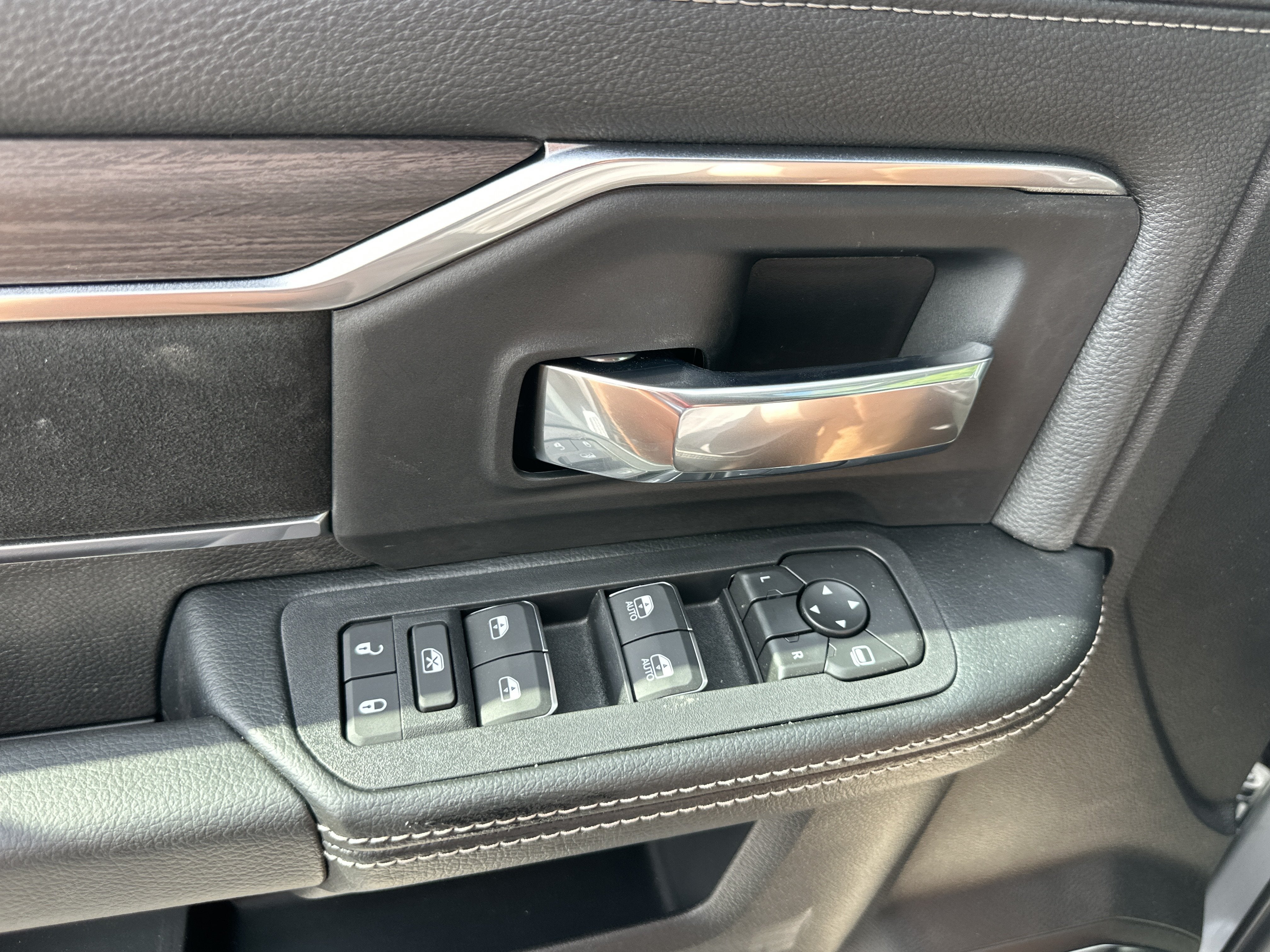 2027 RAM 5500 Chassis Cab Laramie