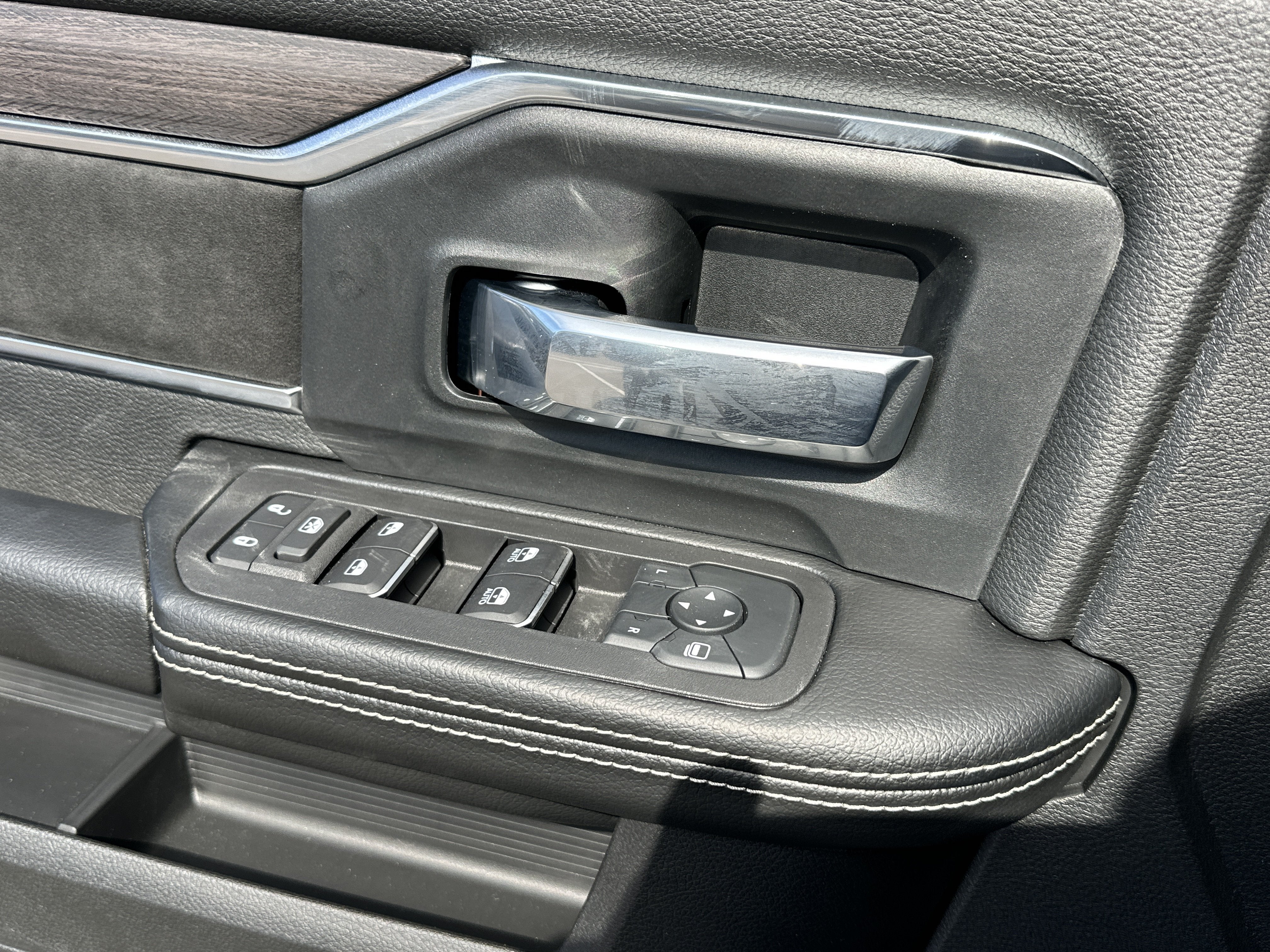 2027 RAM 5500 Chassis Cab Laramie