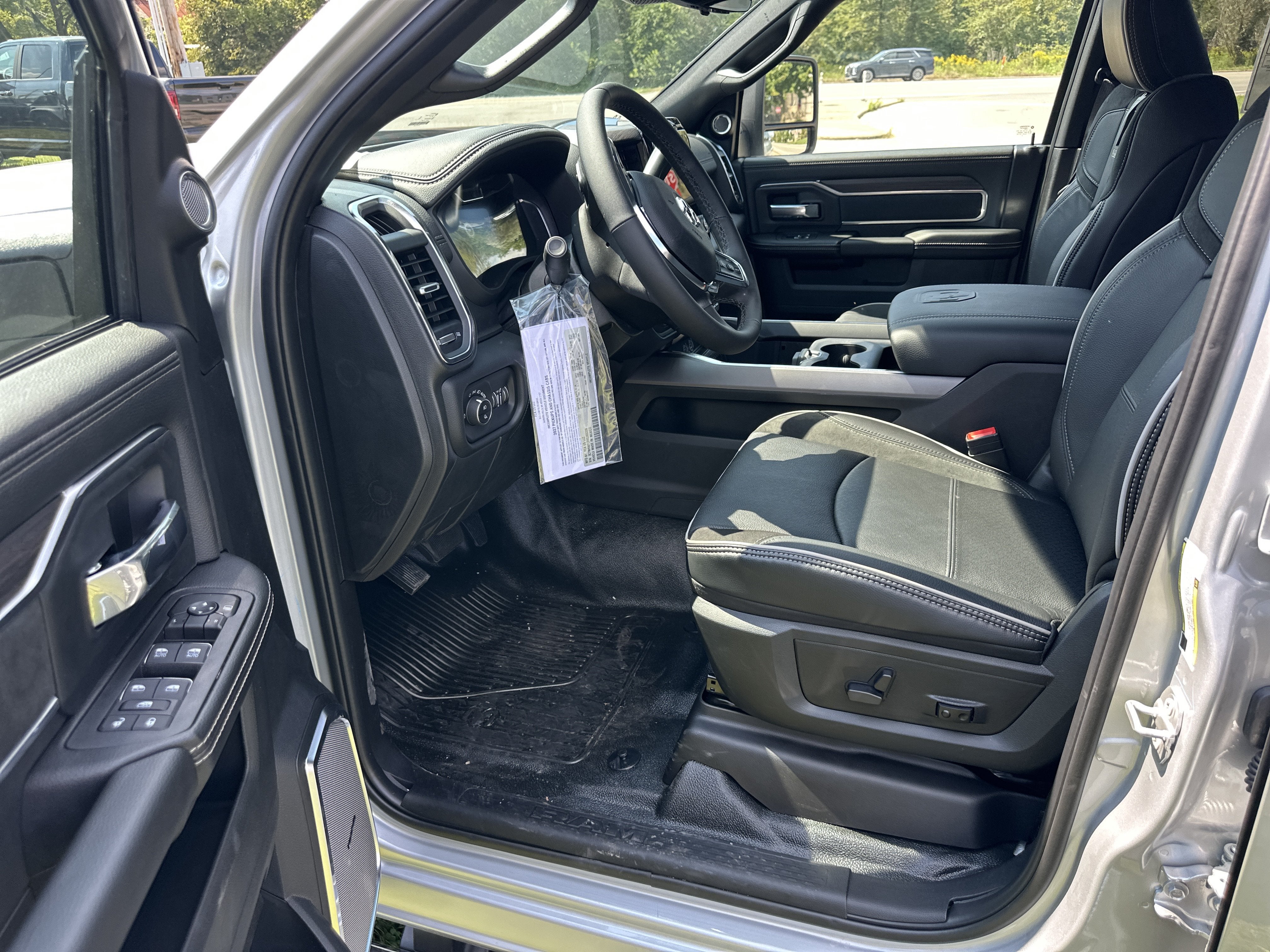 2027 RAM 5500 Chassis Cab Laramie