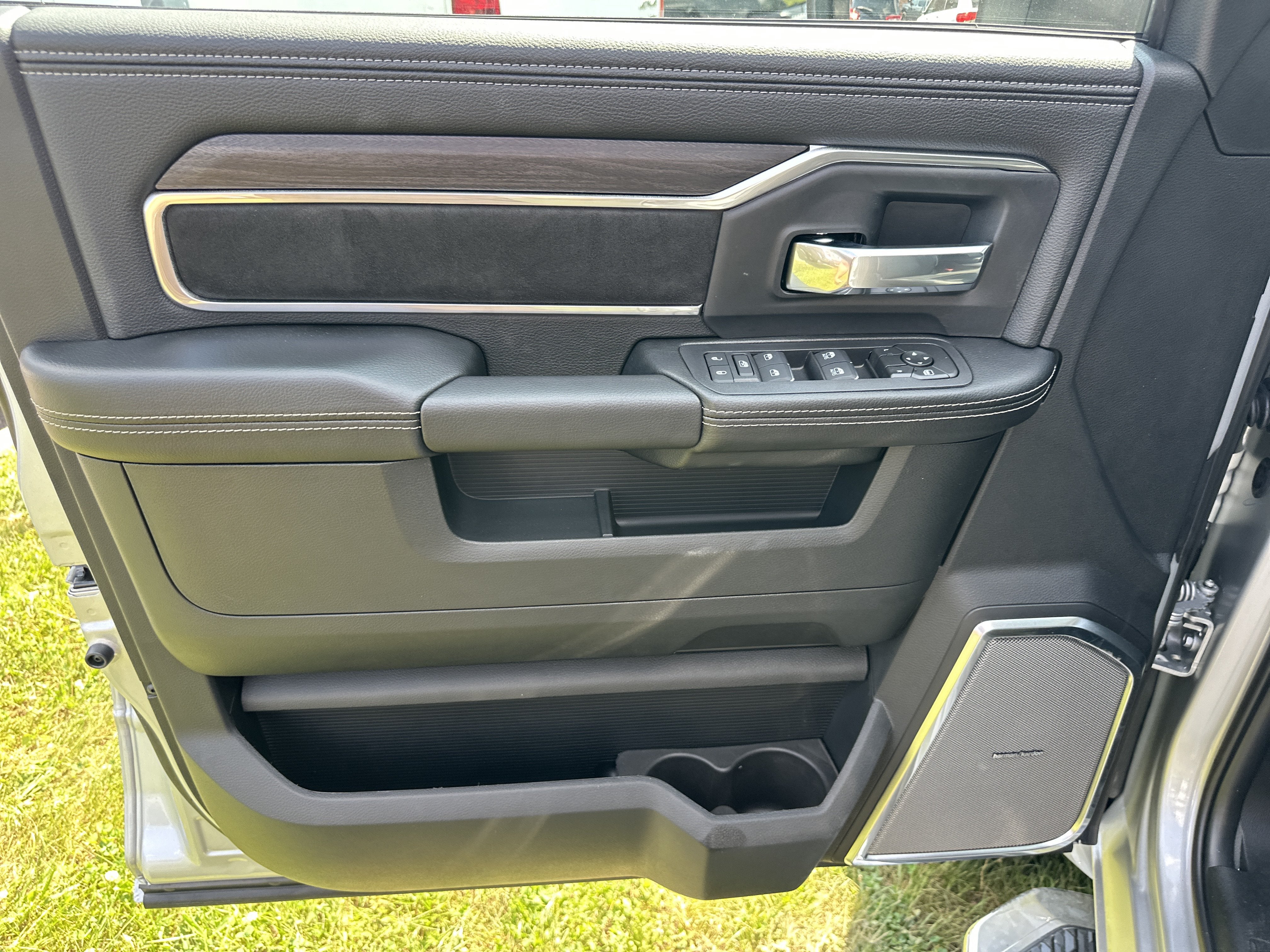 2027 RAM 5500 Chassis Cab Laramie