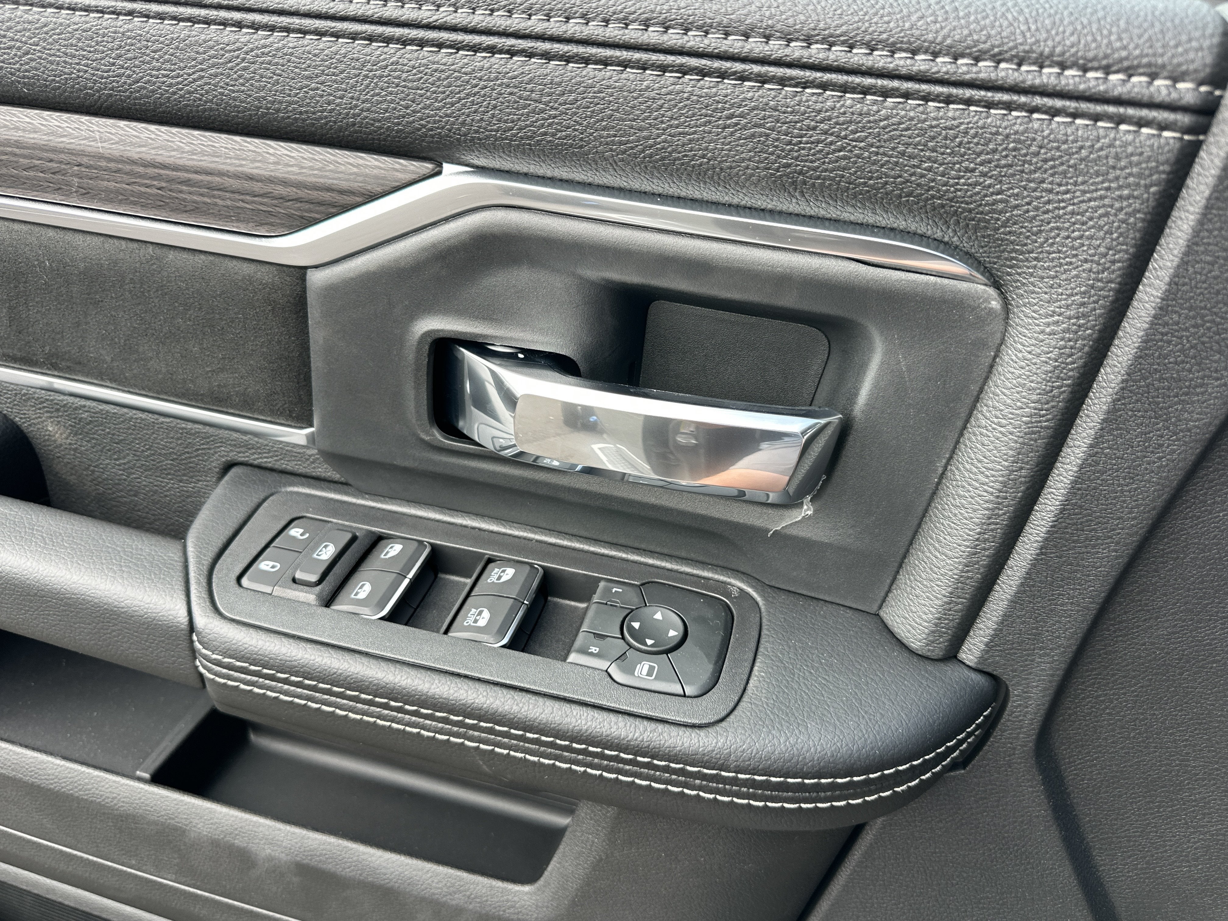 2027 RAM 5500 Chassis Cab Laramie