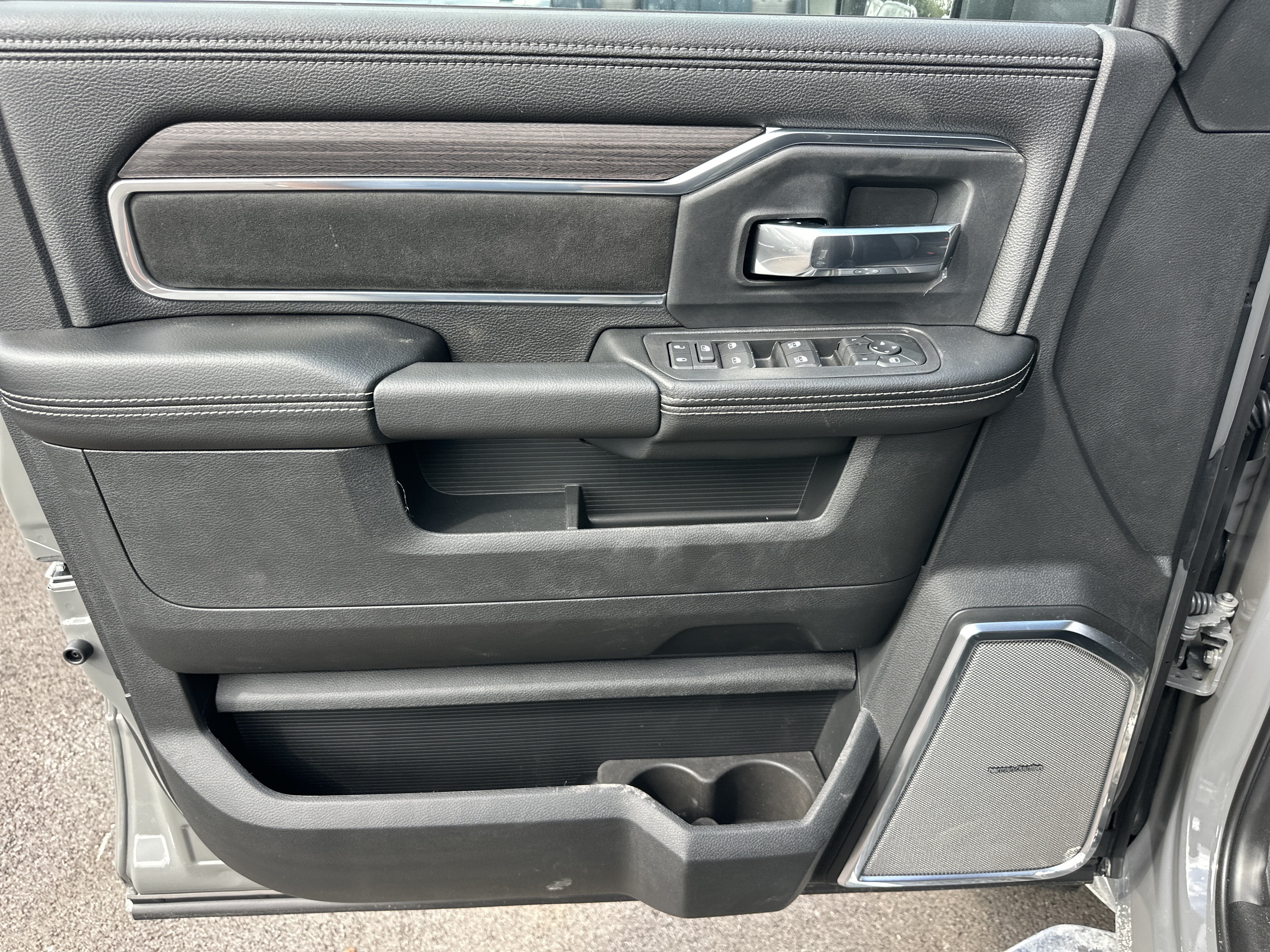 2027 RAM 5500 Chassis Cab Laramie