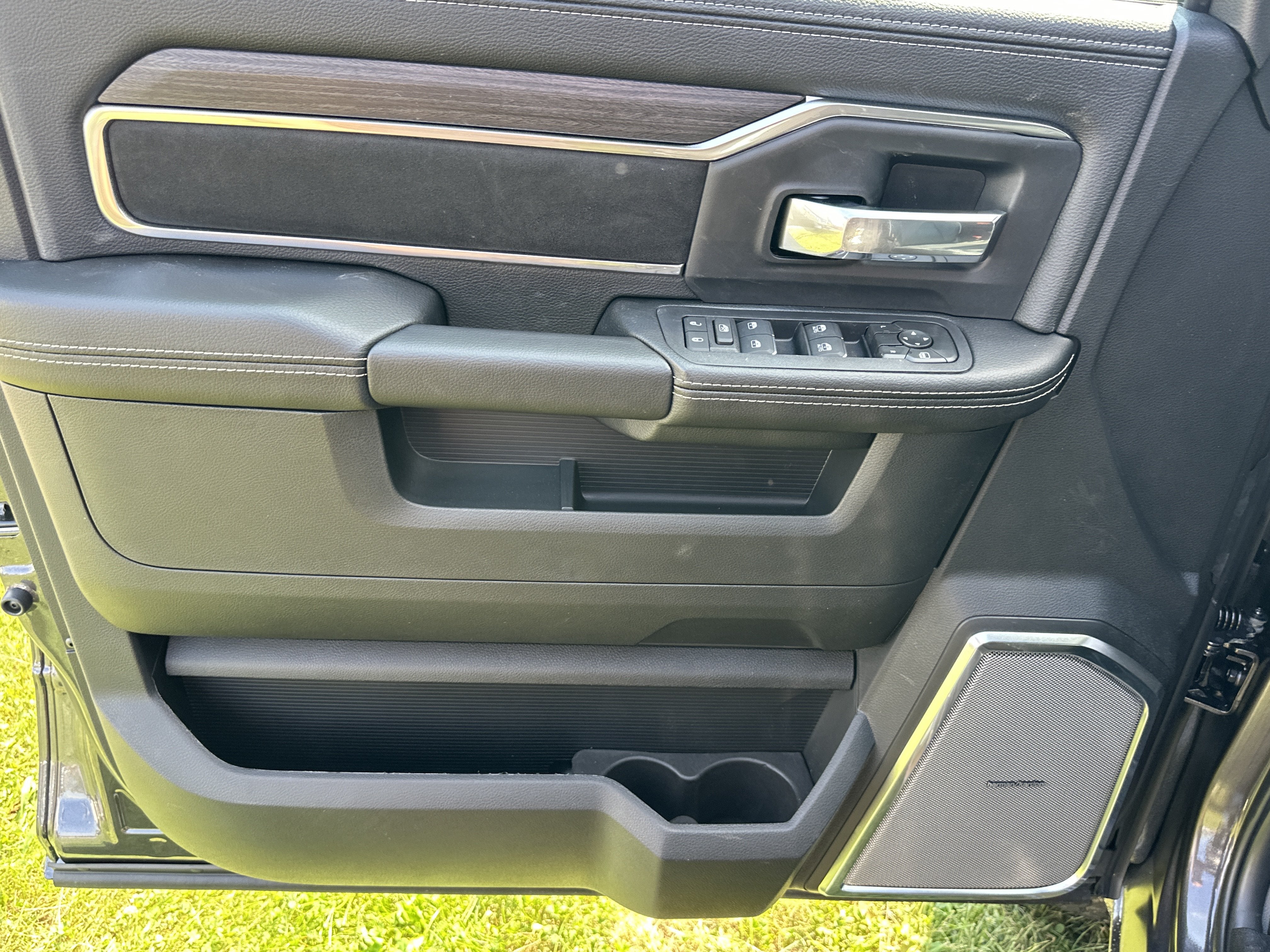 2027 RAM 3500 Chassis Cab Laramie