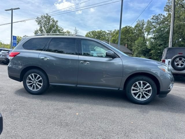 2016 Nissan Pathfinder SV