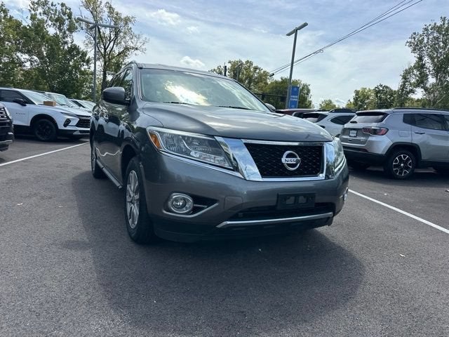 2016 Nissan Pathfinder SV