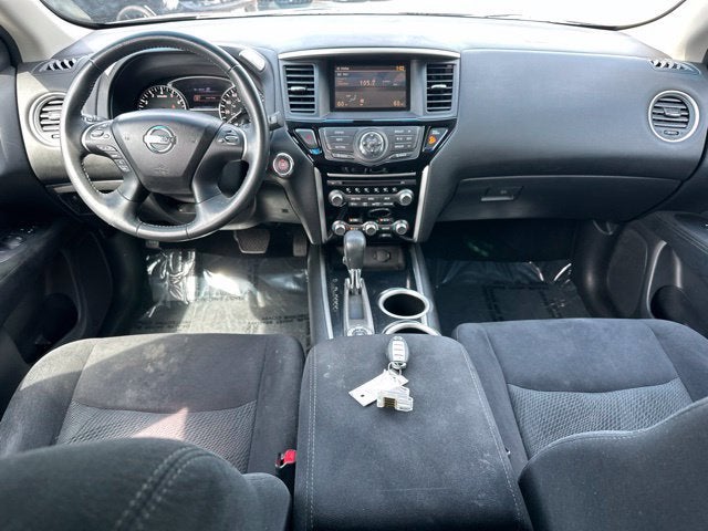 2016 Nissan Pathfinder SV