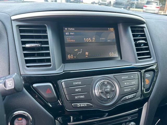 2016 Nissan Pathfinder SV