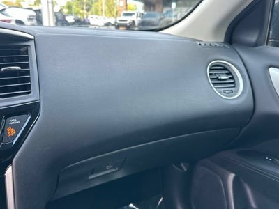 2016 Nissan Pathfinder SV