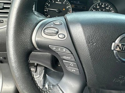 2016 Nissan Pathfinder SV