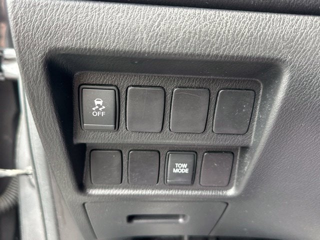 2016 Nissan Pathfinder SV