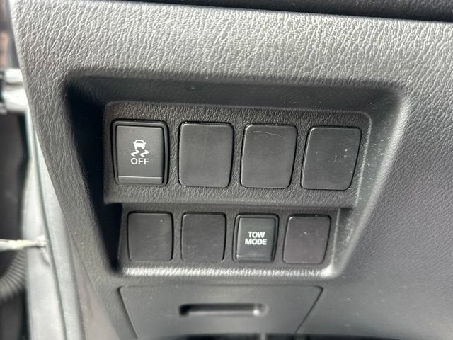 2016 Nissan Pathfinder SV
