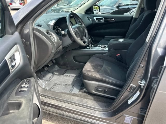 2016 Nissan Pathfinder SV