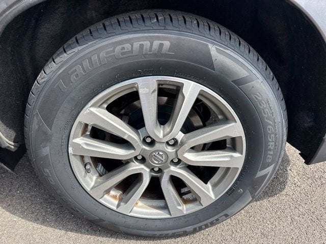 2016 Nissan Pathfinder SV