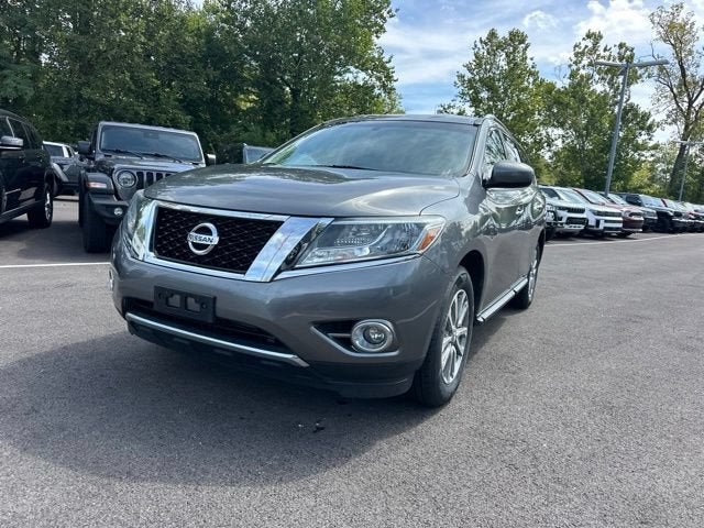 2016 Nissan Pathfinder SV