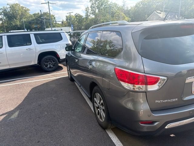 2016 Nissan Pathfinder SV