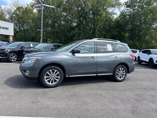 2016 Nissan Pathfinder SV