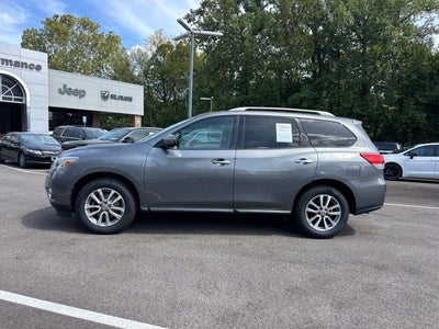 2016 Nissan Pathfinder SV