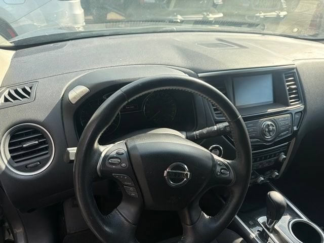 2016 Nissan Pathfinder SV