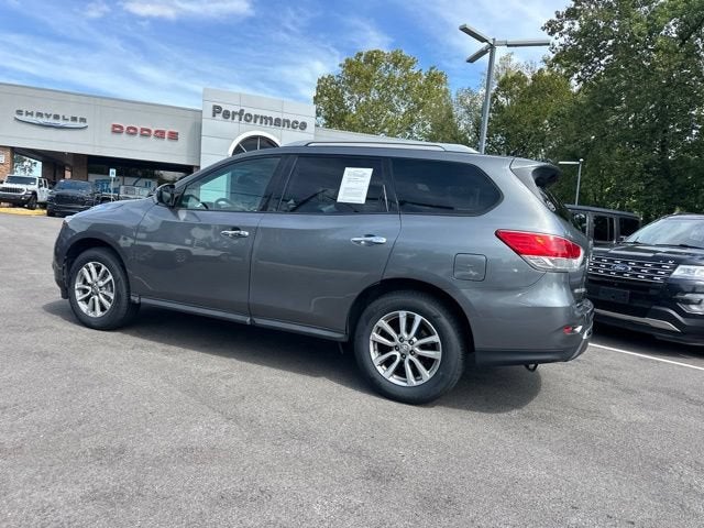 2016 Nissan Pathfinder SV