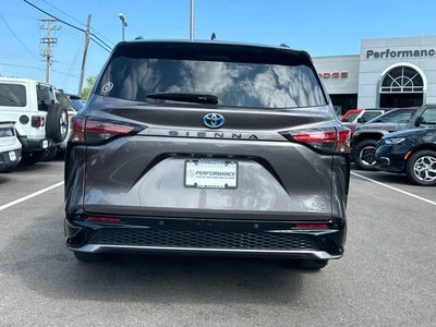 2022 Toyota Sienna XSE