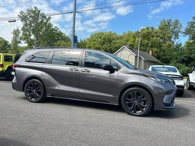 2022 Toyota Sienna XSE