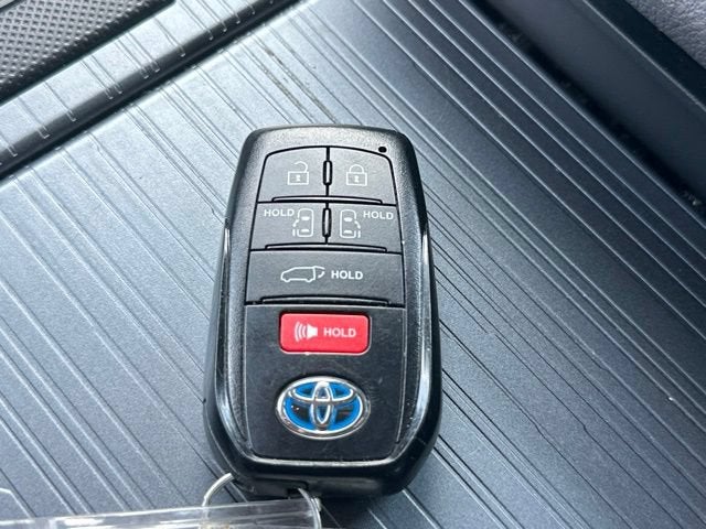 2022 Toyota Sienna XSE