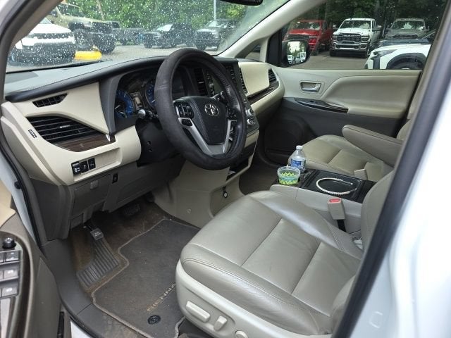 2018 Toyota Sienna XLE