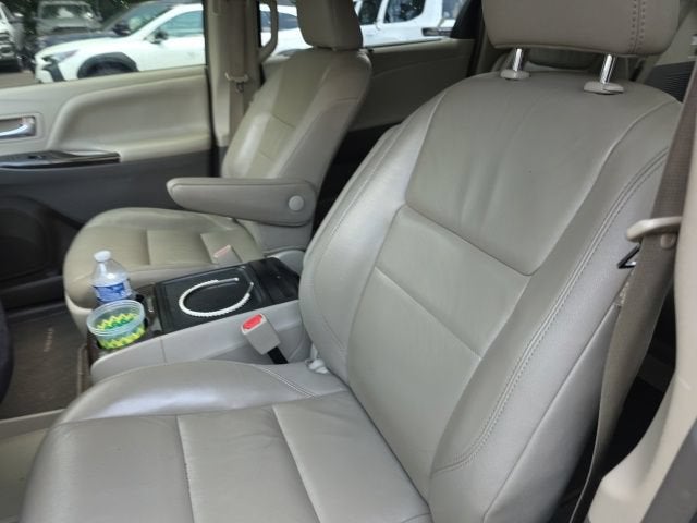 2018 Toyota Sienna XLE