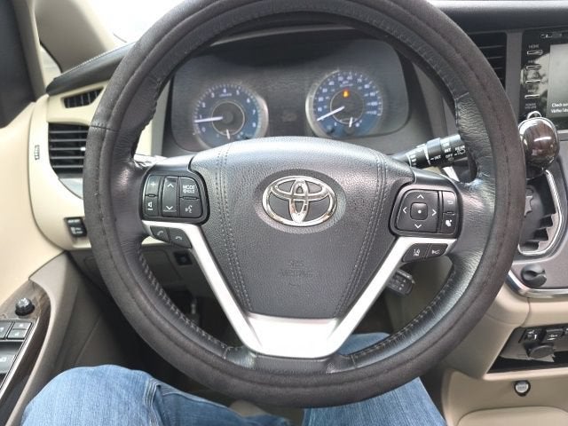 2018 Toyota Sienna XLE