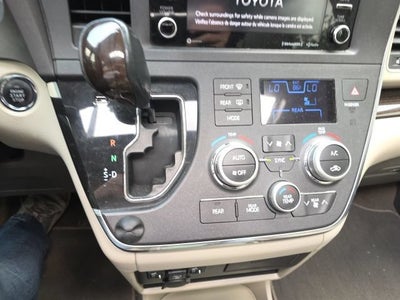 2018 Toyota Sienna XLE